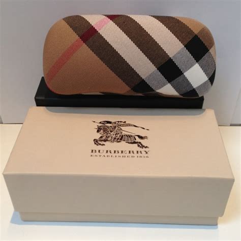 burberry hard sunglasses case|burberry sunglasses case women.